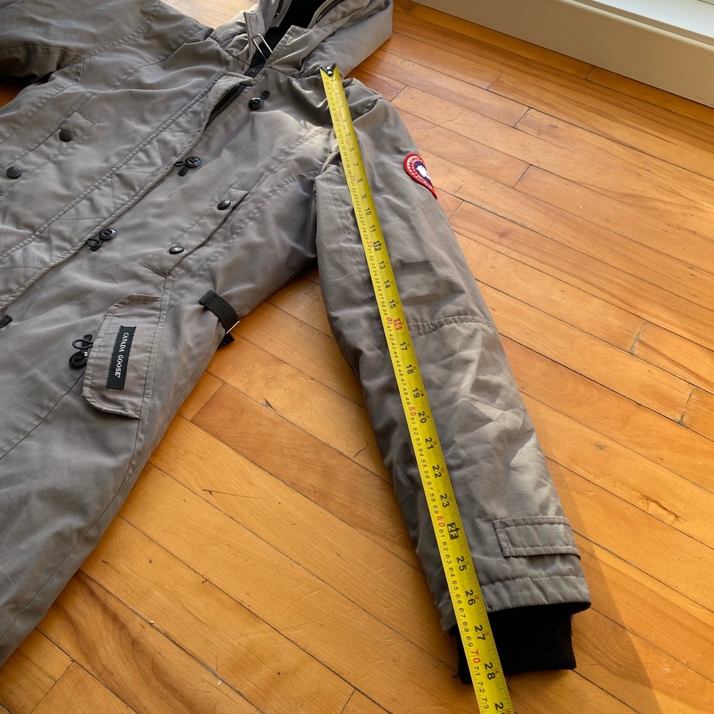 Grey Canada Goose Jacket - Picture 13 of 13